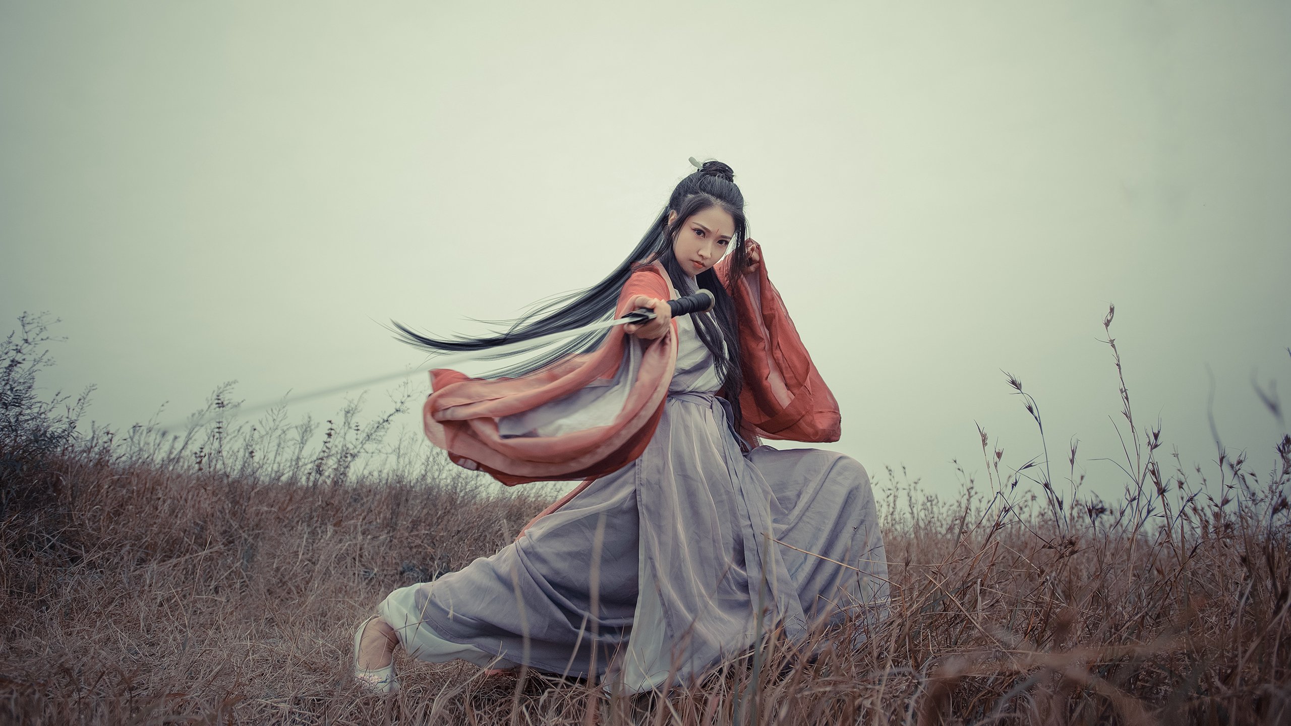 -伊利亚·哈伦决赛中段加速领跑,荷甲伊哈塔伦